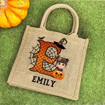 Personalisierte Halloween Cartoon-Charakter Jute Tasche mit Kürbis Süßigkeiten Tote Bag mit Initiale und Namen Süßes oder Saures Geschenk für Kinder