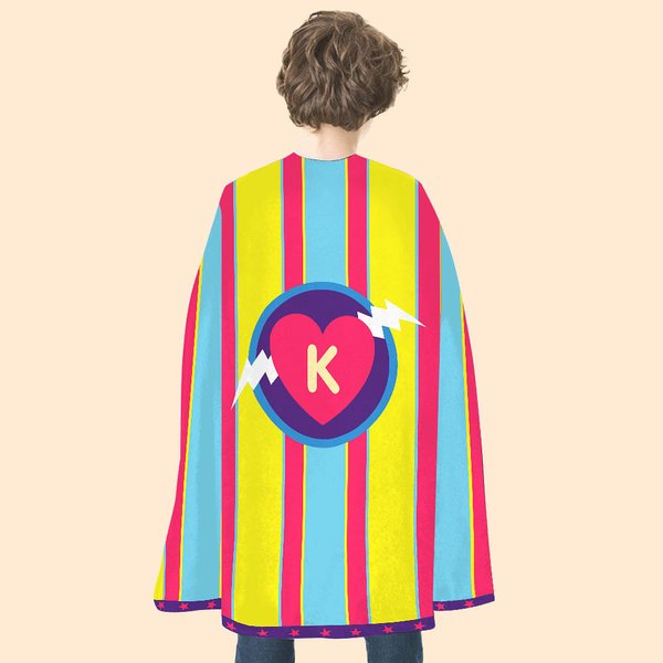 Gepersonaliseerde Regenboog Streep Bliksem Ster Superheld Cape met Initialen Cosplay Kostuum Halloween Maskerade Feest Cadeau voor Meisjes Jongens