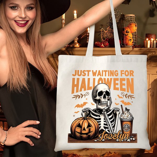Gepersonaliseerde Gewoon Wachten Op Halloween Pompoen Schedel Herbruikbare Canvas Draagtas met Naam Halloween Cadeau voor Vriend Familie