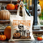 Gepersonaliseerde Gewoon Wachten Op Halloween Pompoen Schedel Herbruikbare Canvas Draagtas met Naam Halloween Cadeau voor Vriend Familie