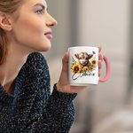 Personalisierte Sonnenblume Hochland Kuh Multicolor 11oz Keramik Becher mit Namen Geburtstag Geschenk für Hochland Kuh Liebhaber