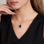 Personligt minimalistiskt vintagehalsband emaljerad bokformad liten box perfekt födelsedags eller jubileumspresent för kvinnor