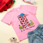 Personalisierte Doodle Apple Pencil Letter 100% Baumwolle Unisex T-Shirt mit Initiale und Name zurück zu Schule Aktivität Zubehör Geschenk für Jungen 