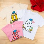 Personalisierte Doodle Apple Pencil Letter 100% Baumwolle Unisex T-Shirt mit Initiale und Name zurück zu Schule Aktivität Zubehör Geschenk für Jungen 