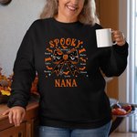 Spersonalizowana koszulka z kokardą Spooky Bat Family z 1-10 imionami i nazwiskami, dostępna w wielu kolorach Halloween Holiday Party Prezent dla mamy i babci