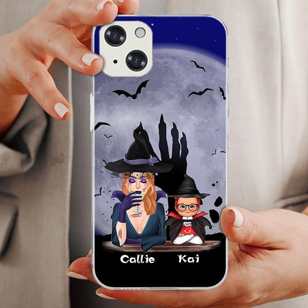 Coque pour iPhone Personnalisée avec 1- 6 Noms d'Enfants et Sorcière Vampire Motif Chauve-souris Citrouille Cadeau Halloween pour Famille