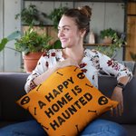 Personalizado A Happy Home Is Haunted Calavera Tema Hueso Funda de Almohada con Texto Decoración del Hogar Halloween Regalo para la Familia