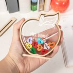 Ornement de bureau personnalisé en bois en forme de pomme avec 1-24 cœurs et texte Décoration de bureau Cadeau d'anniversaire pour professeur