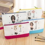 Trousse de Maquillage Personnalisée avec Personnage Nom Fleur de Naissance Sac Cosmétique avec Bracelet Cadeau Mariage Anniversaire pour Femme Fille