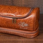 Personalizado portátil de cuero de fútbol neceser con nombre grabado y enganche Aniversario Viaje esencial Cumpleaños Regalo para los hombres