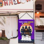 Gepersonaliseerde Some Horrors In This House Cartoon Ghost Dog Tuinvlag met 1-6 namen Spooky Yard Porch Decor Halloween Festival Gift voor Familie