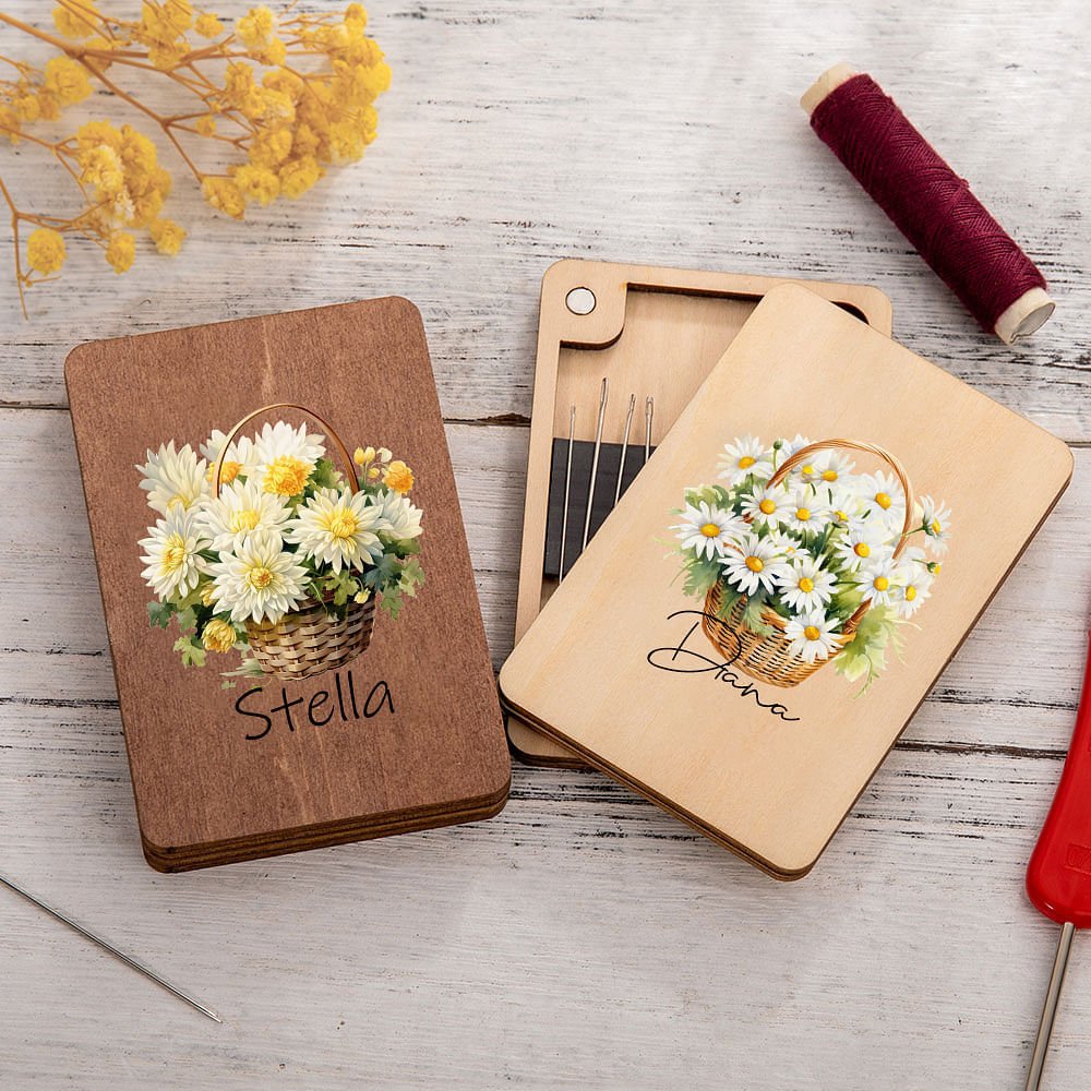 Personalisierte Geburt Blume Blumenstrauß Korb hölzerne magnetische Nadel-Box mit Namen Geburtstag Jahrestag Geschenk für Nähen Liebhaber 2