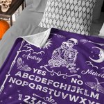 Spersonalizowany koc z imieniem i nazwiskiem Sun Moon Hugging Skeleton Ouija Board Gothic Home Decor Halloween Wedding Gift for Couple Ouija Lovers