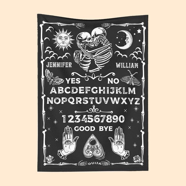 Spersonalizowany koc z imieniem i nazwiskiem Sun Moon Hugging Skeleton Ouija Board Gothic Home Decor Halloween Wedding Gift for Couple Ouija Lovers