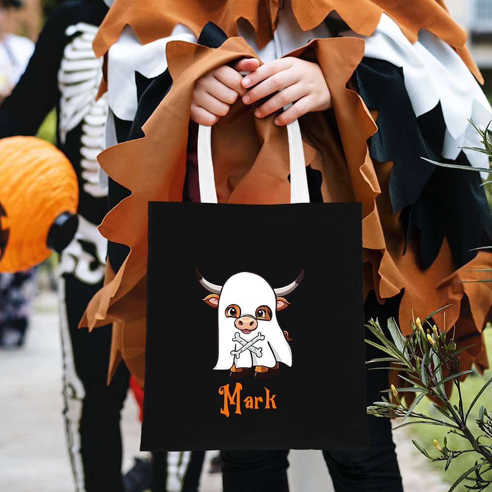 Personifierad söt häxa spöke Highland Cow Trick or Treat Canvas Tote Bag med namn Halloween present till barn Highland Cow älskare 3