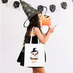 Personifierad söt häxa spöke Highland Cow Trick or Treat Canvas Tote Bag med namn Halloween present till barn Highland Cow älskare 4