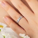 Personalizado delicado anillo de nacimiento de flores con el nombre grabado Cumpleaños Navidad Joyería de regalo para las mujeres