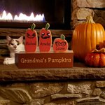 Personalised Halloween Wooden 1-20 Cute Face Pumpkin Names Decoration with Base Desk Home Decor Halloween Gift for Family Friend
