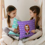 Taie d'Oreiller Personnalisée avec Personnage et Nom Bourrage à Choix Cadeeau Anniversaire Noël pour Famille
