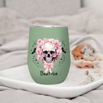 Personalisierte rosa Blumen Schädel Fledermäuse Multicolor 12oz Name Wein Becher mit Deckel und Strohhalm Halloween Geschenk für Frauen Schädel Liebha