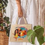 Personalizado Forever Chasing Sunsets Bolsa de yute grande con nombre y dibujos animados Negro Mujeres Fiesta en la playa Vacaciones Cumpleaños Regalo para mujer