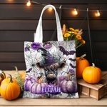 Spersonalizowana fioletowa torba z dyni Witch Highland Cow Canvas Trick or Treat Tote Bag z imieniem Prezent na Halloween dla chłopców Dziewczynki Miłośnicy Highland Cow