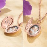 Collier avec Pendentif Photo Personnalisé avec Gravure Texte et 1-4 Fleurs de Naissance Cadeau Anniversaire Fête des Mères pour Femme