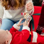 Ornement en Bois Personnalisé avec Nom et Informations du Bébé Style Bas de Noël et Renne Cadeau Premier Noël Naissance pour Bébé Nouveau-né