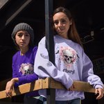 Felpa con cappuccio personalizzata Multicolore Pink Floral Skull con nome Regalo di Halloween per le donne