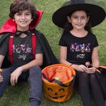 Maglietta personalizzata per bambini in 100% cotone con nome, disponibile in multicolore, regalo di Halloween per bambini e bambine.