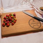 Tabla de cortar de madera de bambú personalizada y grabada con texto Regalo de inauguración de la casa para la familia