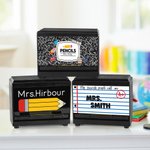 Dispenser per matite dal design personalizzato con nome inciso idea regalo per maestri e professori in occasione della festa dell’insegnante