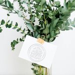 Personalisierter Blumen Buchpräger mit Namen Text  Prägstempel Buch Umschlag Geburtstag Jahrestag Geschenk für Blumen- und Buchliebhaber