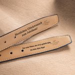 Personalisierter Ledergürtel mit Eingraviertem Text Wir Lieben Dich Vatertag Jahrestag Geschenk für Herren