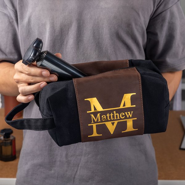 Neceser de cuero portátil personalizado con monograma y asa como regalo de accesorios de viaje para hombres en Navidad y cumpleaños