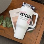 Gepersonaliseerde Official Retired 40oz Geïsoleerde Tumbler met Naam Jaar en Rietje Dagelijks Gebruik Leuk Afscheidscadeau voor Coworker Gepensioneerd