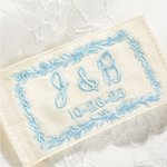 Gepersonaliseerd Iets Blauw Geborduurd Ranken Bruidsjurk Label met Initiaal en Datum Bruiloft Cadeau voor Bruid