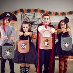 Cestino portacaramelle riutilizzabile con nome personalizzato Ghost Bat Pumpkin Plaid Halloween Trick or Treat Activity Gift for Boys Girls