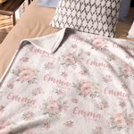 Coperta personalizzata di fiori di rosa con nome, regalo di compleanno per donne e ragazze.