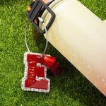 Personalizada de doble capa de purpurina bolsa de acrílico botella de agua nombre inicial etiqueta llavero con borla de colores cumpleaños regalo de N