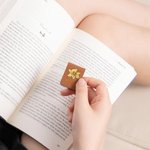 Marque-Page Magnétique en Cuir Personnalisé avec Nom Gravé et Fleur de Naissance Cadeau Anniversaire Noël pour Amoureux de Lecture