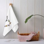 Personalised Floral Love Heart 100% Cotton Water Absorbent Face Towel with 1-6 Birth Flower and Name Birthday Christmas Gift for Mom Grandma