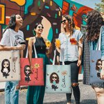 Bolsa de lona personalizada con personaje de dibujos animados y flor regalo de cumpleaños para mujeres y niñas