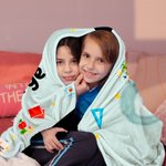 Couverture Multicolore Personnalisée avec Initiale et Nom à Motifs de Pomme Crayon Carnet Décoration de Maison Cadeau Noël Anniversaire pour Enfant