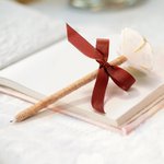 Stylo en Forme de Fleur Personnalisé avec Initiales Noms Lieu Accessoire pour Livre d'Or Décoration de Mariage Cadeau pour Couples