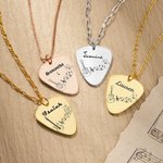 Henkilökohtainen kaiverrettu Note Symbol Guitar Pick riipus kaulakoru nimi Dainty musiikki korut syntymäpäivälahja kitaransoittajat ystäville Lovers
