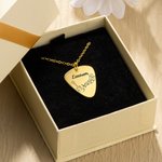 Henkilökohtainen kaiverrettu Note Symbol Guitar Pick riipus kaulakoru nimi Dainty musiikki korut syntymäpäivälahja kitaransoittajat ystäville Lovers
