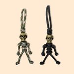 Ciondolo Gotico Personalizzato con Teschio Fatto a Mano e Intrecciato Portachiavi con Nome Inciso Regalo di Halloween per Uomini