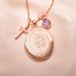 Personligt graverat födelsedatum Blomma Födelsesten Foto Medaljong Halsband med kors eller initialer Charm Smycken Födelsedag Christian Present för kvinnor