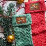 Spersonalizowana pończocha bożonarodzeniowa z imieniem i nazwiskiem Cousin Crew Cartoon Leather Patch Holiday Party Decor Festival Gift for Family Kids
